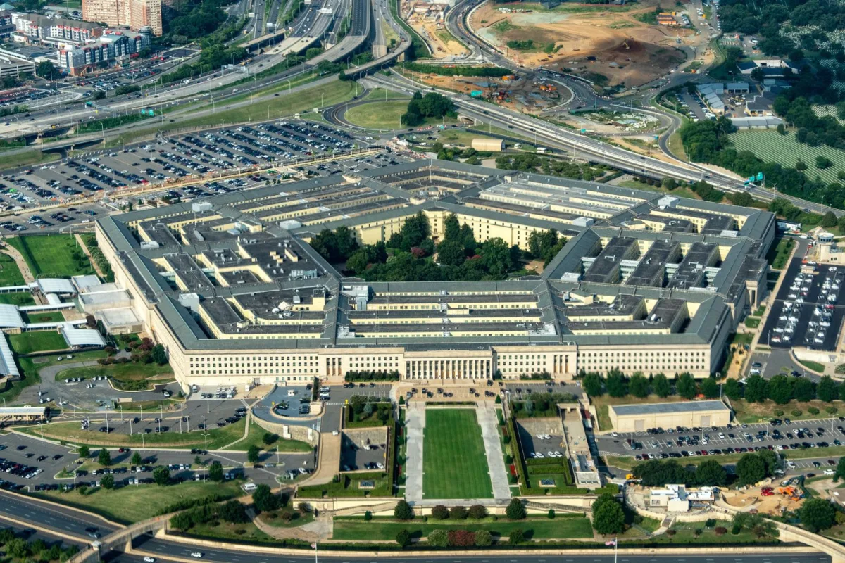 Σχέδια πολέμου μέχρι το φθινόπωρο: Το Πεντάγωνο ενισχύει τις υπηρεσίες πληροφοριών για τη&hellip;