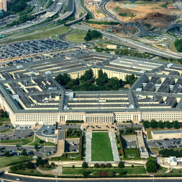 Σχέδια πολέμου μέχρι το φθινόπωρο: Το Πεντάγωνο ενισχύει τις υπηρεσίες πληροφοριών για&hellip;