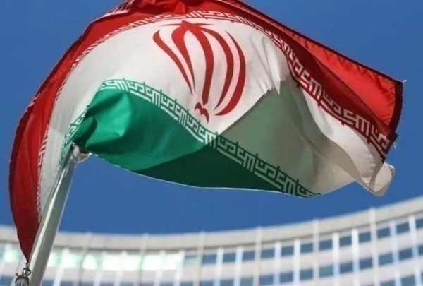 Τραμπ: «Οι ΗΠΑ βρίσκονται σε θέση ισχύος στον πόλεμο με το Ιράν» – Τεχεράνη: «Σας περιμένουμε»