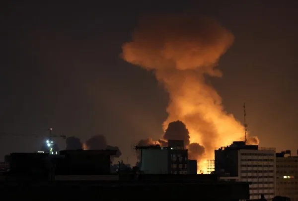 Μέση Ανατολή: Νέο κύμα ισραηλινών πληγμάτων στο Ιράν και βρετανική στρατιωτική κινητοποίηση