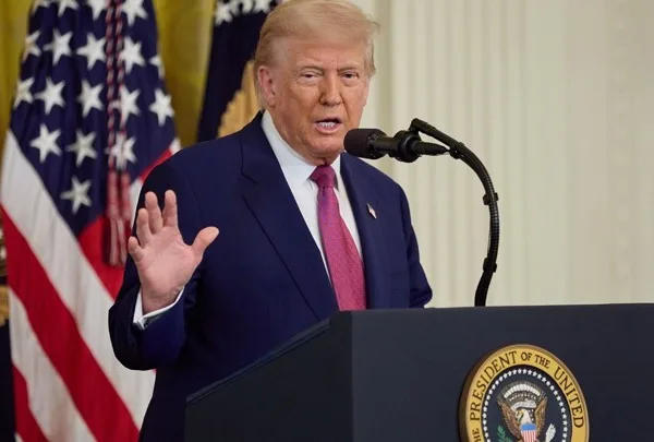 Τραμπ: «Ο πόλεμος με το Ιράν θα τελειώσει σύντομα» – Φρουροί της Επανάστασης: «Εμείς θα αποφασίσουμε πότε θα τελειώσει»