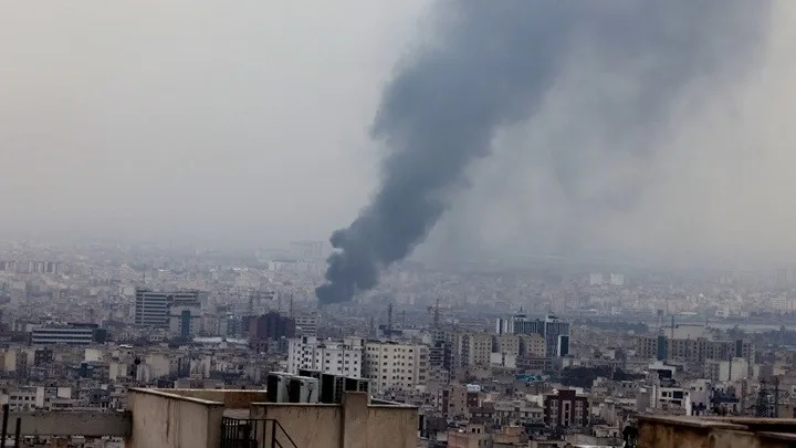 Πόλεμος στη Μέση Ανατολή: Μαζικά ιρανικά πλήγματα, ενεργειακός συναγερμός και φόβοι για την παγκόσμια οικονομία