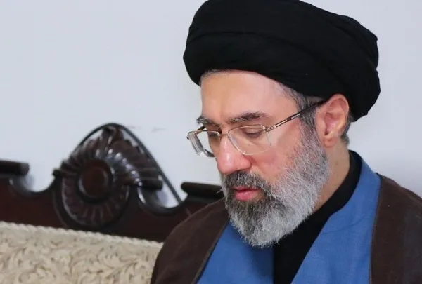 Μοζτάμπα Χαμενεΐ: Το Στενό του Χορμούζ πρέπει να παραμείνει κλειστό