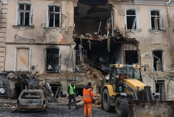 Ρωσία: Μαζικό μπλακ άουτ στο Μπέλγκοροντ μετά από ουκρανικά πλήγματα σε ενεργειακές&hellip;