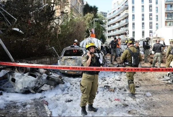 ΗΠΑ–Ιράν: Κλιμάκωση με πυραύλους και drones ενώ «τρέχει» παρασκηνιακή διπλωματία