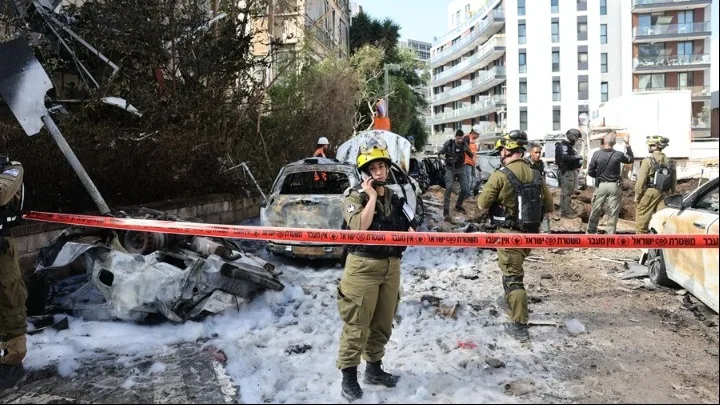 ΗΠΑ–Ιράν: Κλιμάκωση με πυραύλους και drones ενώ «τρέχει» παρασκηνιακή διπλωματία