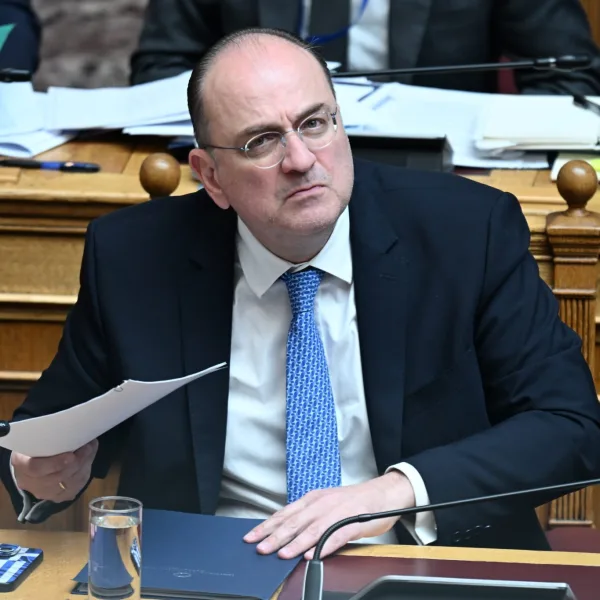 Οι αριστεροί, εκτός από “ανθέλληνες” είναι και “τεμπέληδες”…