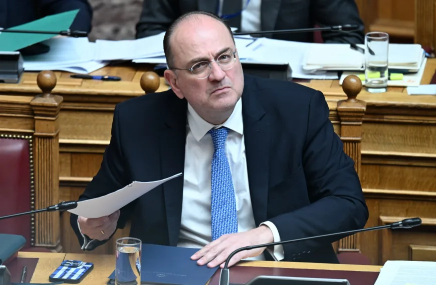 Οι αριστεροί, εκτός από “ανθέλληνες” είναι και “τεμπέληδες”…