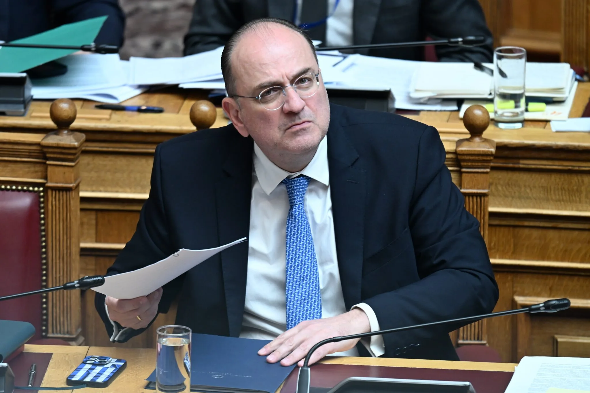 Οι αριστεροί, εκτός από “ανθέλληνες” είναι και “τεμπέληδες”…
