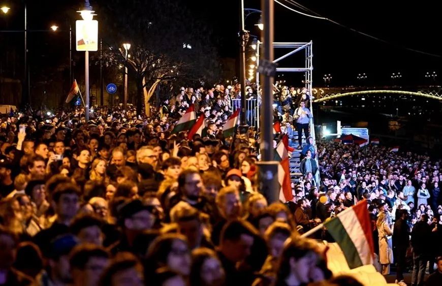 Μάνος Αυγερινός / Πρόωροι και ενδεχομένως ατυχείς οι πανηγυρισμοί για την αποκαθήλωση Όρμπαν
