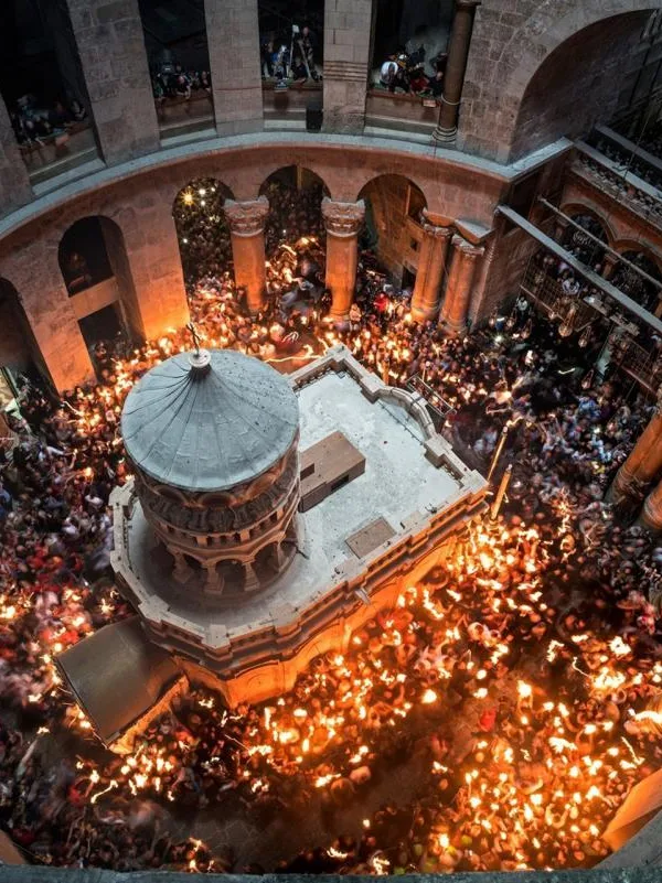 Ευστάθιος Λιανός Λιάντης / Τι είναι το Άγιο Φως;