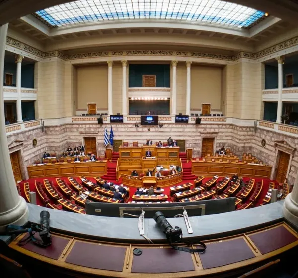Πρόταση αναθεώρησης Συντάγματος από τη Νέα Δημοκρατία στη Βουλή με 155 υπογραφές