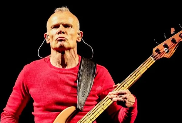 Ο Flea στηρίζει το ντοκιμαντέρ για τον Χίλελ Σλόβακ παρά την αρχική&hellip;
