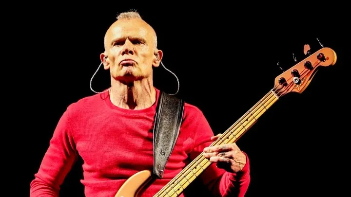 Ο Flea στηρίζει το ντοκιμαντέρ για τον Χίλελ Σλόβακ παρά την αρχική αποστασιοποίηση των Red Hot Chili Peppers