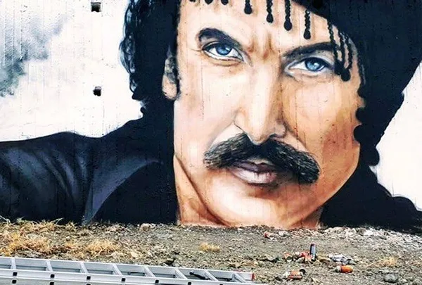 Aποκεφάλισαν την προτομή του Νίκου Ξυλούρη στο κέντρο του Ηρακλείου