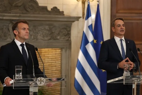 Μακρόν – Μητσοτάκης: Κοινό μέτωπο για «ανάσα» στο ευρωπαϊκό χρέος και νέα κοινή χρηματοδότηση