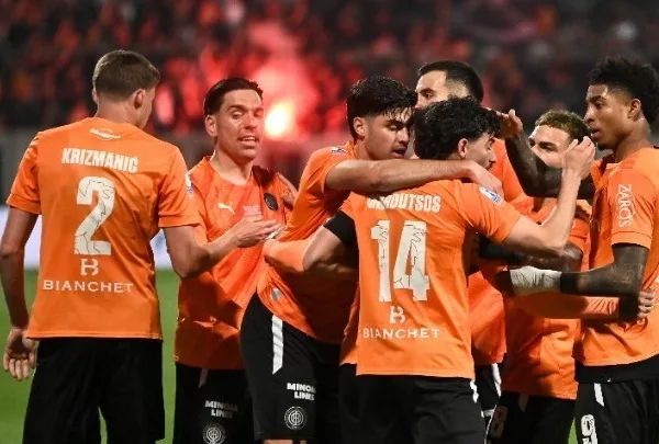 ΟΦΗ–ΠΑΟΚ 3-2 (παρ.): Ιστορικός θρίαμβος στο Πανθεσσαλικό – Ο ΟΦΗ κατέκτησε το&hellip;