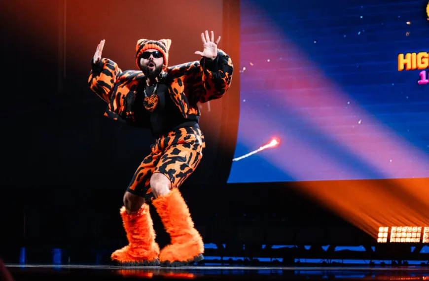 «Eurovision: Ένα πανάκριβο Καραόκε»