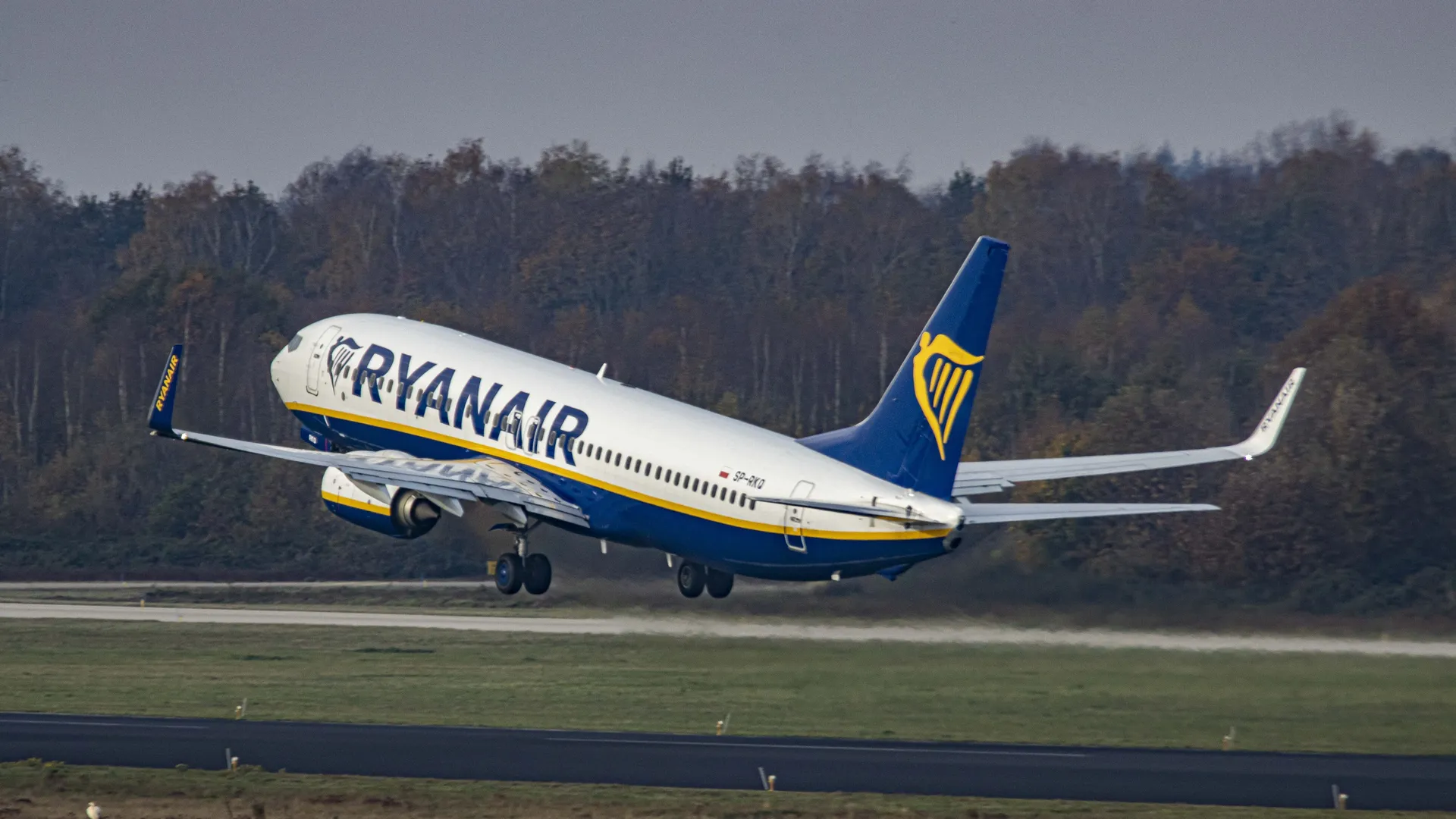 Ryanair εναντίον Fraport Greece – Κατηγορίες για μονοπώλιο και ακριβές χρεώσεις στα ελληνικά αεροδρόμια
