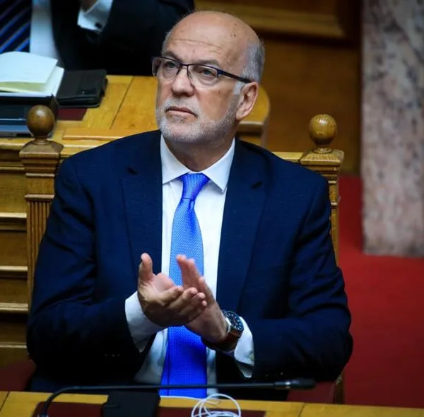 Φλωρίδης κατά Κωνσταντοπούλου: «Θα σας συνιστούσα να βρείτε έναν καλό δικηγόρο»