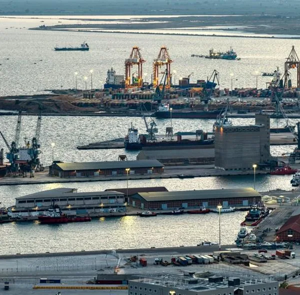 Economist: Το νέο γεωπολιτικό μέτωπο από τον Πειραιά έως την Αλεξανδρούπολη