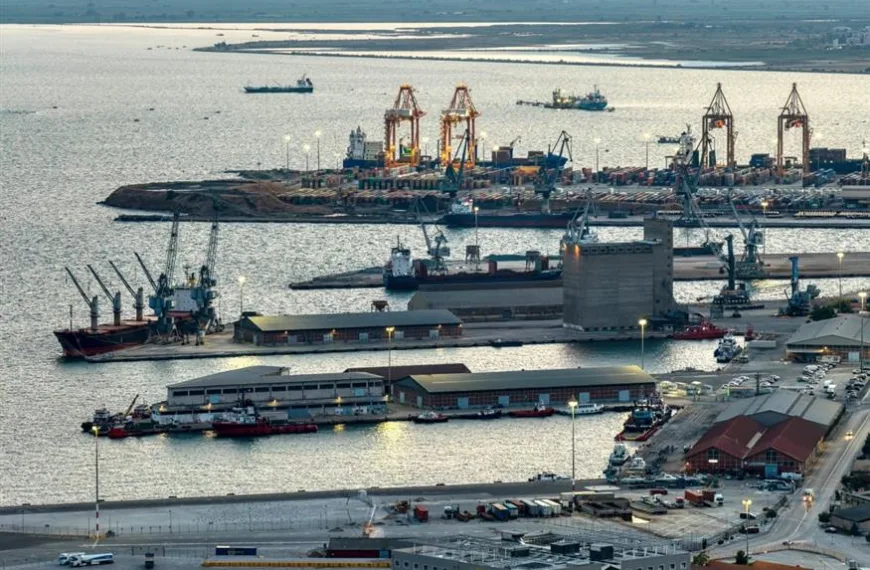 Economist: Το νέο γεωπολιτικό μέτωπο από τον Πειραιά έως την Αλεξανδρούπολη