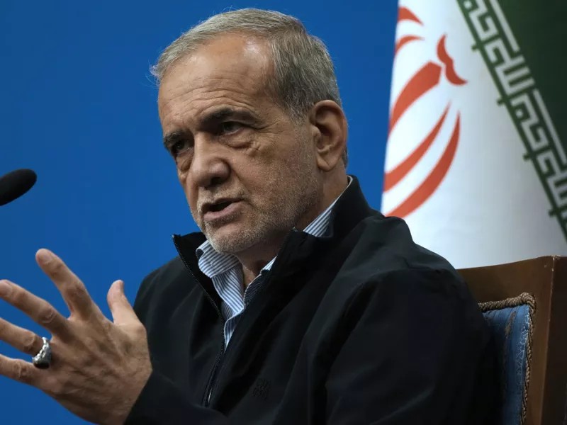 Θρίλερ στις διαπραγματεύσεις ΗΠΑ – Ιράν: Ο Τραμπ κρατά ανοιχτά όλα τα ενδεχόμενα, επιμένει στις «κόκκινες γραμμές»