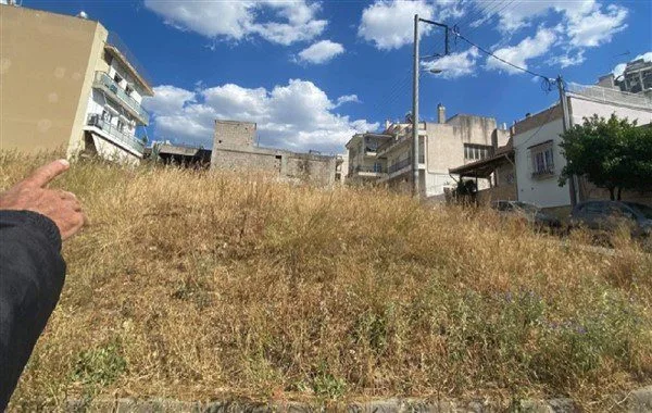 Ακαθάριστα οικόπεδα 2026: νέες υποχρεώσεις, προθεσμίες και πρόστιμα με βάση την ΚΥΑ