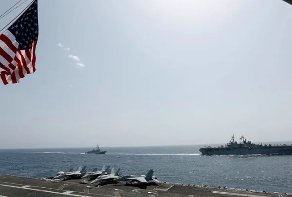 Κλιμάκωση στη Μέση Ανατολή: Οι ΗΠΑ καταστρέφουν ιρανικά σκάφη και αναχαιτίζουν επιθέσεις στον Περσικό Κόλπο