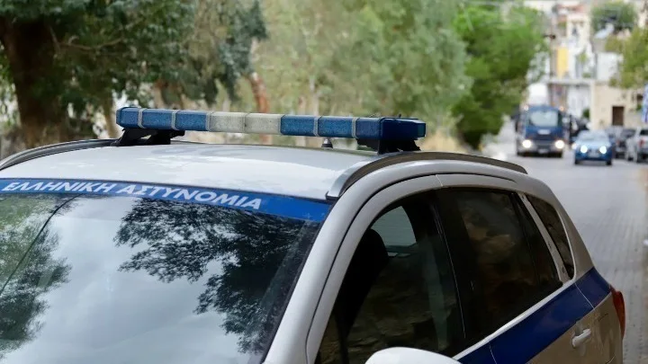 Πυροβολισμοί στην Καλλιθέα: 58χρονος πυροβόλησε 43χρονη έξω από κέντρο διασκέδασης στις Τζιτζιφιές
