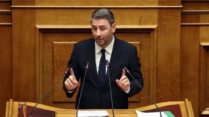 Υποκλοπές: Ανδρουλάκης κατά Δεμίρη στην Επιτροπή Θεσμών και Διαφάνειας