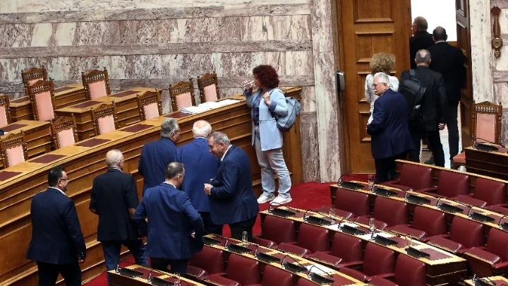 Υποκλοπές: Αποχώρησαν ΠΑΣΟΚ, ΣΥΡΙΖΑ και ΚΚΕ – Σφοδρή σύγκρουση για την Εξεταστική&hellip;