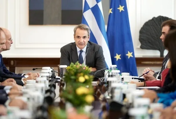 Υπουργικό Συμβούλιο: Τα 9 θέματα στην ατζέντα – Ισότητα αμοιβών, AI, ΚΑΠ, επενδύσεις και Τράπεζα της Ελλάδος