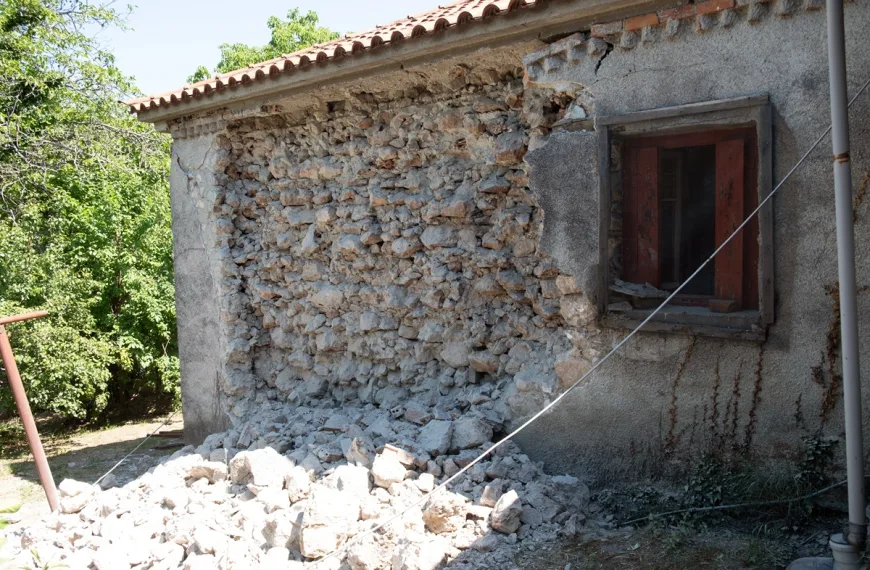 Σεισμοί στην Εύβοια: Επιτόπια ενημέρωση από τον Ευάγγελο Τουρνά σε Προκόπι και Δαφνούσα
