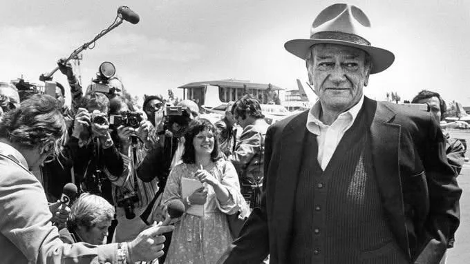 Τζον Γουέιν: Η πολιτική διαδρομή, οι ακροδεξιές δηλώσεις και το μυστήριο των θανάτων γύρω από το «The Conqueror»