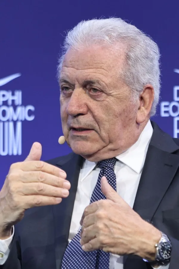 Άρση ασυλίας για τον Δημήτρη Αβραμόπουλο: Η δικογραφία για το Qatargate στη Βουλή