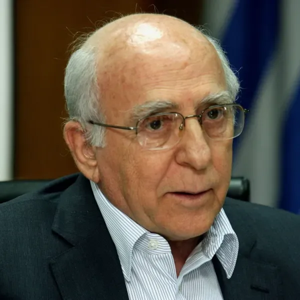 Γιώργος Σουφλιάς: Σήμερα η εξόδιος ακολουθία – Η πολιτική διαδρομή του ιστορικού&hellip;