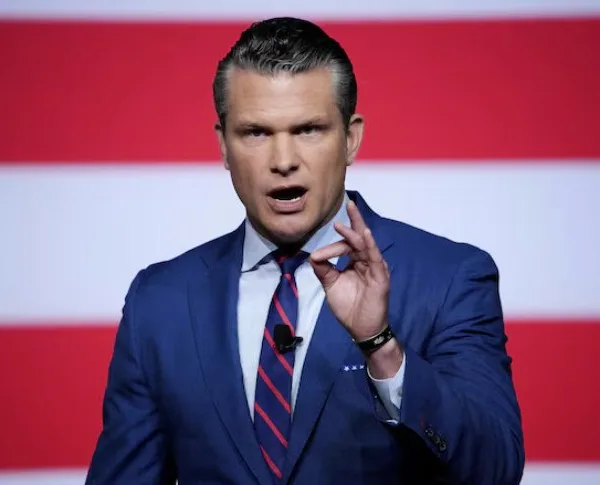 Χέγκσεθ από τη Νορμανδία: «Η Ευρώπη δέχεται εισβολή ιδεολογιών»