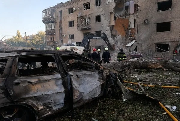 Ρωσικές επιθέσεις σε Ζαπορίζια και Οδησσό: Πέντε νεκροί, 14 τραυματίες και ζημιές&hellip;