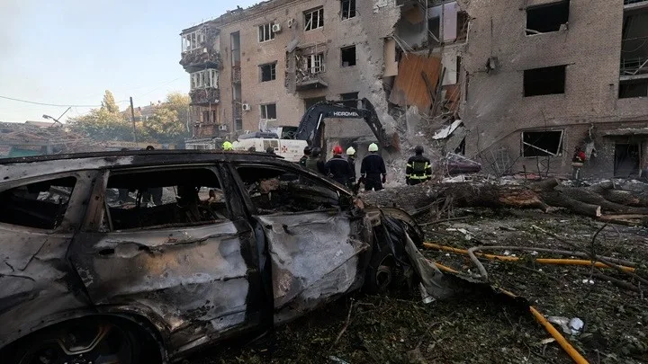 Ρωσικές επιθέσεις σε Ζαπορίζια και Οδησσό: Πέντε νεκροί, 14 τραυματίες και ζημιές σε ενεργειακές υποδομές