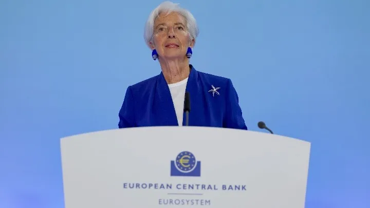Επιτόκια ΕΚΤ: νέα αύξηση 0,25% με φόντο πιέσεις σε ανάπτυξη και πληθωρισμό στην ευρωζώνη