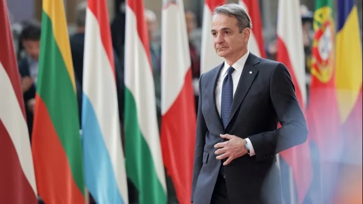 Στις Βρυξέλλες για την κρίσιμη σύνοδο κορυφής ο πρωθυπουργός