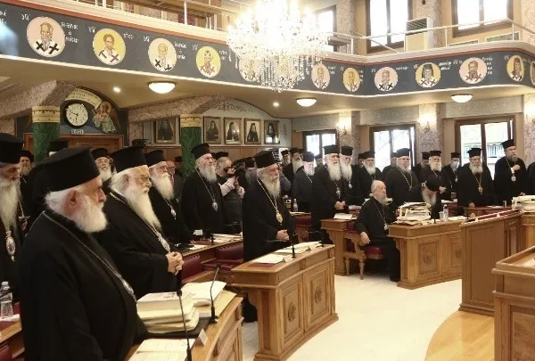 Εκκλησία: Εσωτερικές ρωγμές μετά τη ρύθμιση για τις αποδοχές των αρχιερέων