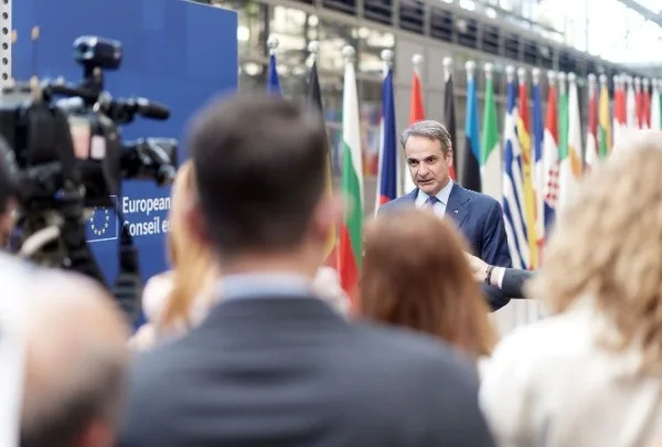 Μητσοτάκης από τη Σύνοδο Κορυφής: Σκληρή μάχη για τον ευρωπαϊκό προϋπολογισμό, άνοιγμα σε αμυντική συνεργασία με την Ουκρανία
