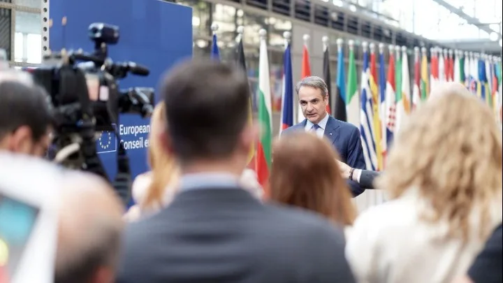 Μητσοτάκης από τη Σύνοδο Κορυφής: Σκληρή μάχη για τον ευρωπαϊκό προϋπολογισμό, άνοιγμα σε αμυντική συνεργασία με την Ουκρανία