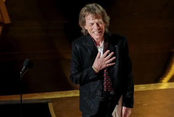 Rolling Stones: Ο Μικ Τζάγκερ μιλά για νέα περιοδεία και το άλμπουμ “Foreign Tongues”