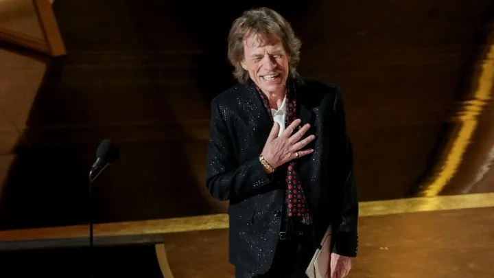 Rolling Stones: Ο Μικ Τζάγκερ μιλά για νέα περιοδεία και το άλμπουμ “Foreign Tongues”