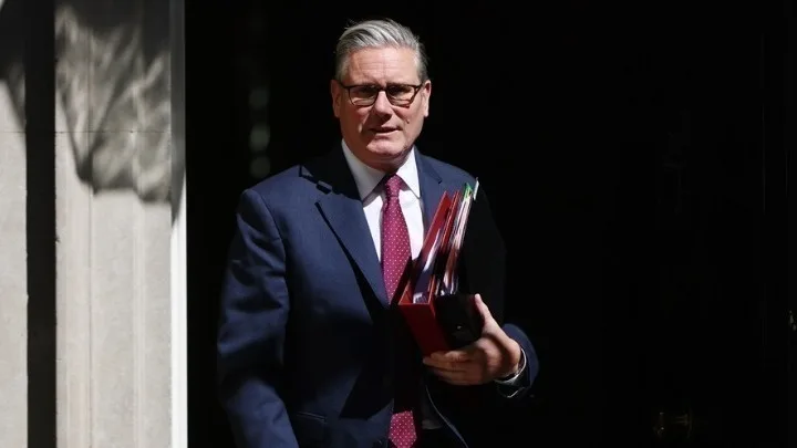 Κιρ Στάρμερ: Πιθανή παραίτηση τη Δευτέρα σύμφωνα με τον Observer – Διαψεύδει η κυβέρνηση