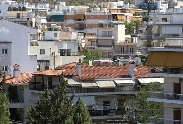 Explainer / Νόμος Κατσέλη: Τι αλλάζει για χιλιάδες δανειολήπτες – Η ρύθμιση που μειώνει δόσεις, τόκους και χρόνο αποπληρωμής