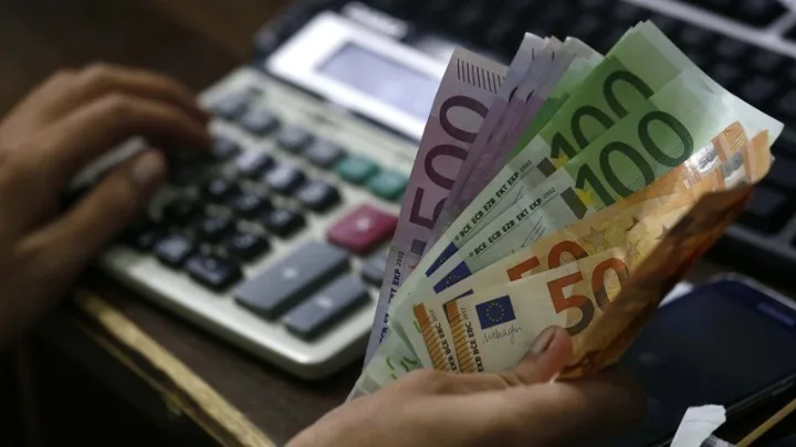 Δάνεια σε ρύθμιση: Μειώνεται άμεσα ο τόκος στις μηνιαίες δόσεις